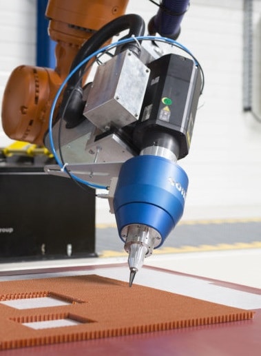Découpe-robot-composite-ultrasons-GEBE2-585×520 - E-PIEZO